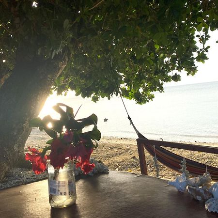 Vatupau Beachfront Bungalows Port Vila Exterior photo