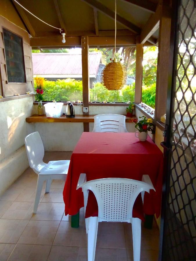 Vatupau Beachfront Bungalows Port Vila Exterior photo